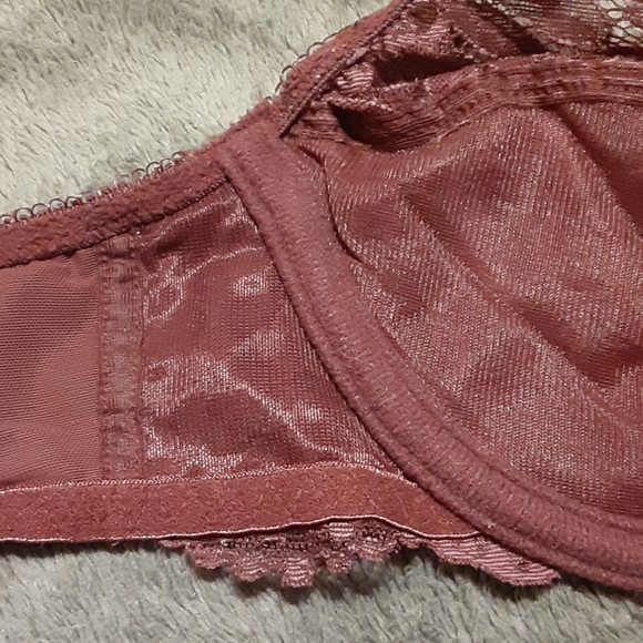 Donated Victoria’s Secret 36B plum bra - Picture 6 of 10